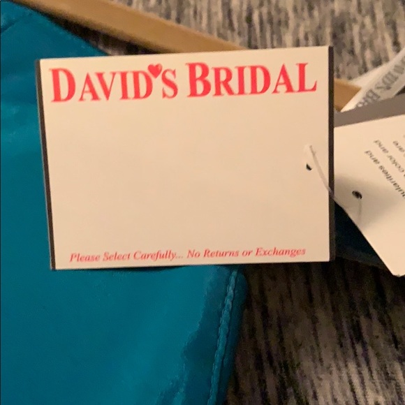 Never used dress/gown - Picture 5 of 6